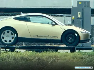 Tesla Cybercab con Volante