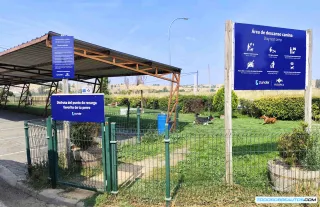 Carga EV Dog-Friendly