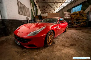 coche de lujo Ferrari FF decomisado