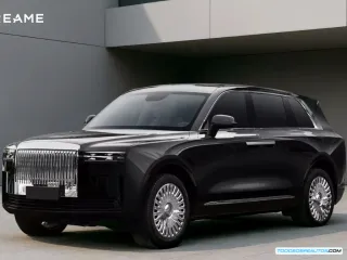 Detalle del diseño exterior del SUV de lujo Dreame mostrando similitudes con el Rolls-Royce Cullinan.