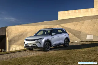 BYD Desafía a Tesla en España