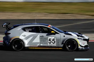 Diagrama ilustrativo del sistema Mazda Mobile Carbon Capture (MMCC)