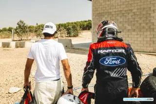 Carlos Sainz Jr. Se Atreve con el Ford Raptor T1+