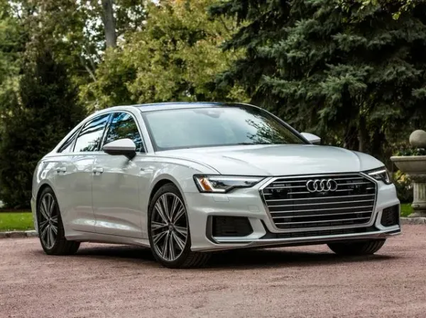 Audi S6 2023: ¿Sigue siendo un sedán deportivo de élite?