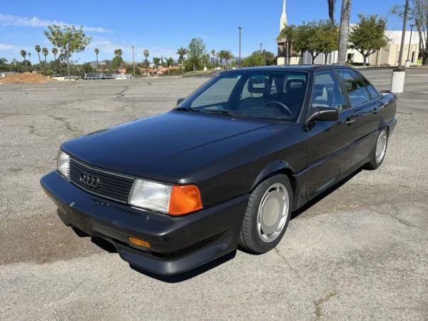 ¡Un Audi 5000 con sabor a 80s! 🚗💨 ¿Es una buena compra?