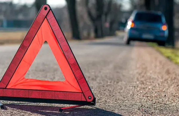 Guía Completa: Qué Hacer si tu Auto se Avería en la Carretera