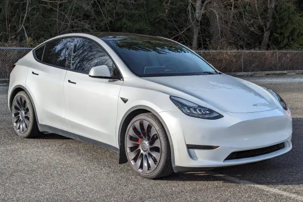 ¡Tesla Model Y Performance: Un Subcompacto Eléctrico Que Te Dejará Sin Aliento! ⚡️