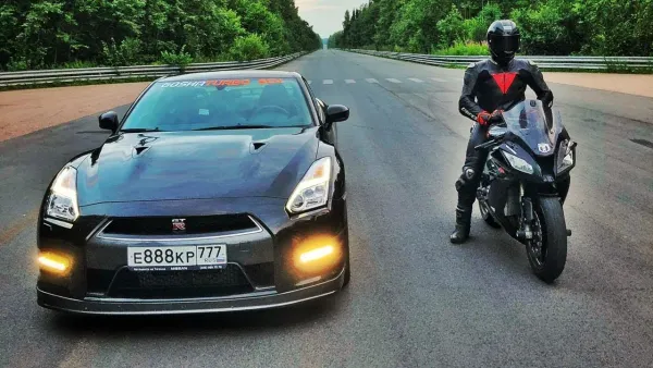 ¡Nitro vs Caballo de Hierro! 🏎️💨 vs 🏍️💨 ¿Quién Gana en una Carrera?