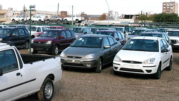 🚗 ¡Cazando Ofertas! Dónde Encontrar Autos Usados en CDMX 🕵️♂️