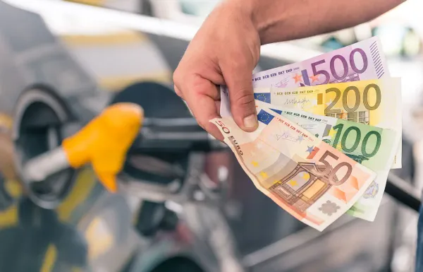¡Acelera tu Economía! Cuándo Cambiar de Marcha para Ahorrar Combustible 🚗💨