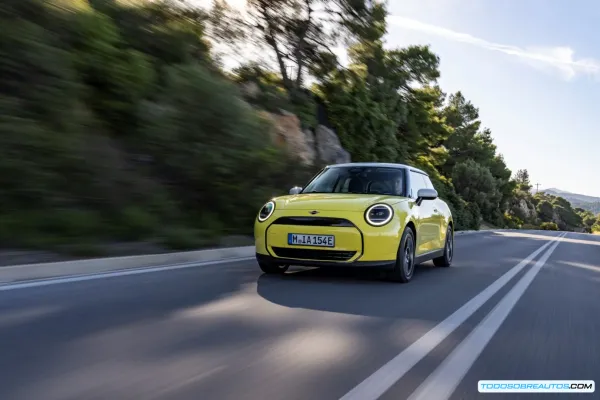 MINI Cooper E Classic Trim: Análisis del nuevo eléctrico con diseño retro
