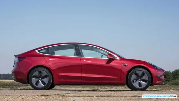 Tesla vs. Ford: 5 Millones de Autos Reclamados, pero el 99.2% Arreglados Remotamente - ¿Una Ventaja de la Tecnología Eléctrica?