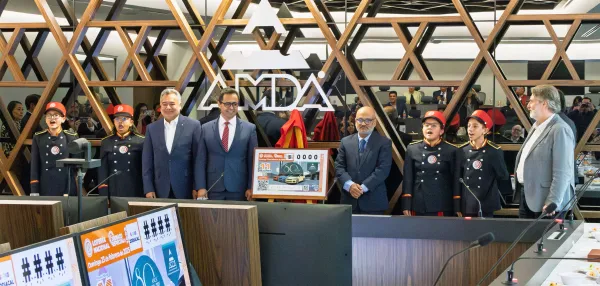 AMDA celebra 80 años con billete conmemorativo de la Lotería Nacional: Un hito para la industria automotriz mexicana
