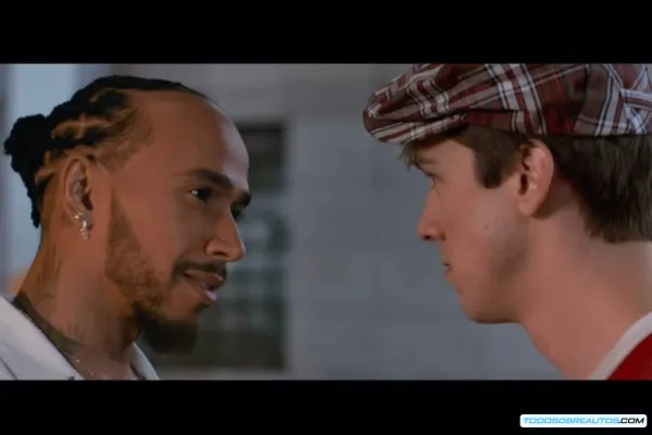 Lewis Hamilton y el Ferrari 250 GT: Su Sorprendente Cameo con IA en 'Todo en un Día'