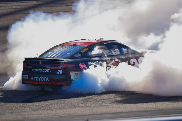 Christopher Bell Busca Récord Histórico en Las Vegas: ¿Cuarta Victoria Consecutiva en la Pennzoil 400?