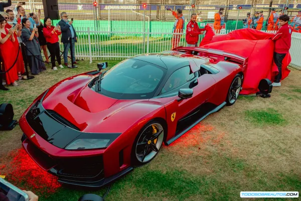 Lewis Hamilton y el Ferrari F80: ¿Futuro Eléctrico vs. Superdeportivo de 1200 CV?