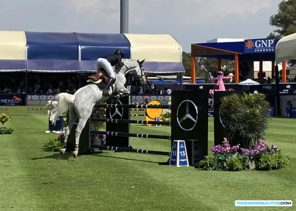 Mercedes-Benz Maybach GLS 600 Impresiona en el Longines Global Champions Tour: Lujo y Potencia Ecuestre