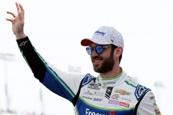 Daniel Suárez Impresiona en Las Vegas: Segundo Lugar en el Pennzoil 400 - Análisis y Reacciones