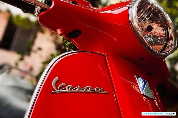 Vespa 400: La Historia Secreta del Auto que Fiat Impidió Nacer en Italia - Análisis y Curiosidades