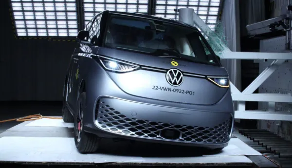 IIHS Endurece Pruebas de Seguridad: Mayor Protección para Pasajeros Traseros en 2025