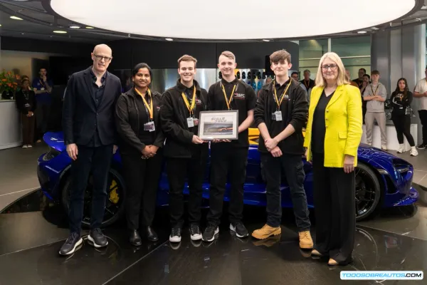 McLaren Skills Drive: Impulsando el Futuro de la Ingeniería Automotriz con el Departamento de Educación