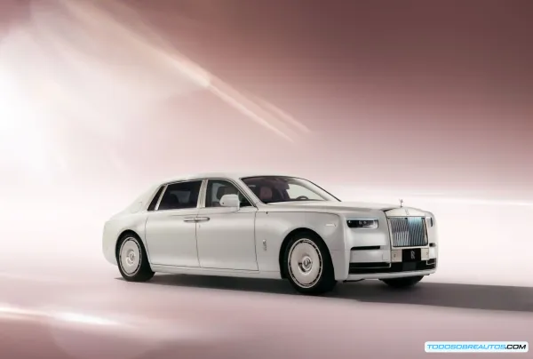 Rolls-Royce Phantom Cherry Blossom: Un Hanami de Lujo sobre Ruedas - Edición Limitada 2025