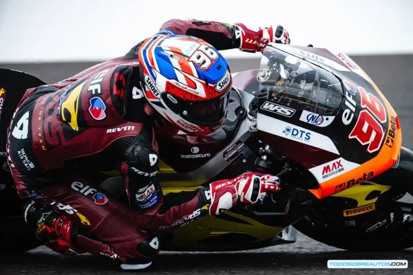 Jake Dixon Domina Moto2 en Austin Bajo la Lluvia: Análisis de la Carrera y Estrategias Fallidas