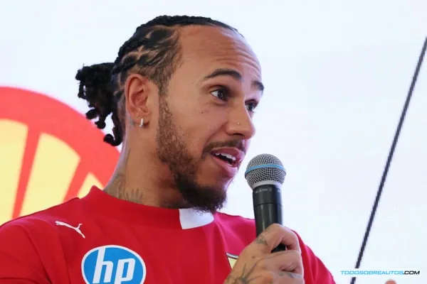 Hamilton Pide el Regreso de los Motores V10 a la F1: ¿Un Sueño Posible para 2028?