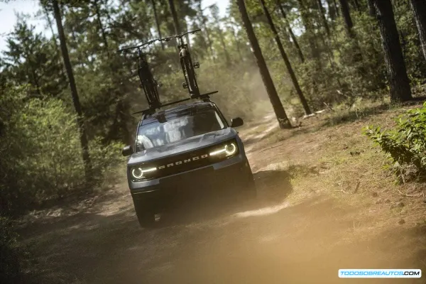 Ford Bronco Sport 2025: Análisis a Fondo de la SUV Salvaje que Llega a Colombia (Precios y Versiones)