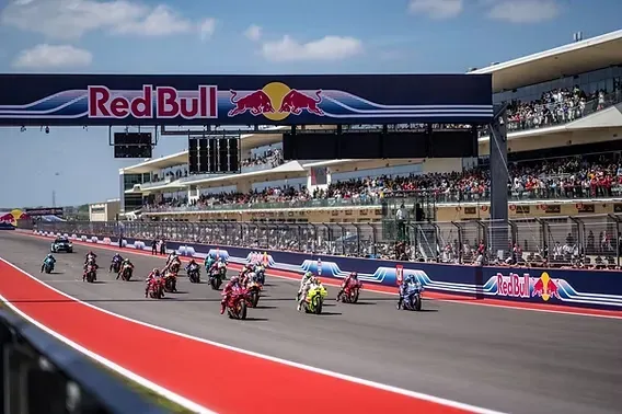 Caos en Austin: Lluvia y Estrategia Cambian el Inicio del MotoGP GP de las Américas 2025
