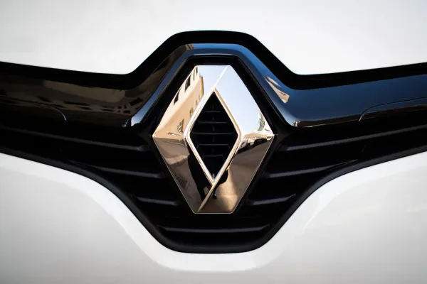 Renault Reporta Ingresos de 11.7 Mil Millones de Euros en Q1 2025: Crecimiento en Ventas de Eléctricos e Híbridos Impulsa Resultados
