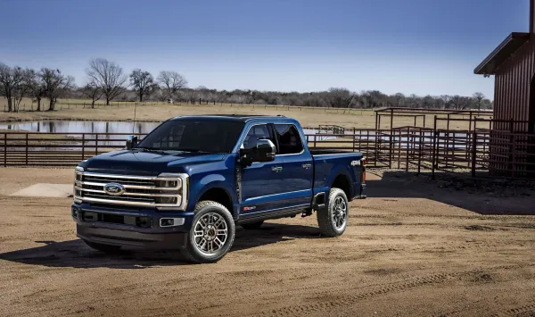 ¿Debería GM Imitar la Experiencia de Propietario del Paquete Ford Super Duty Platinum Plus? Análisis y Perspectivas
