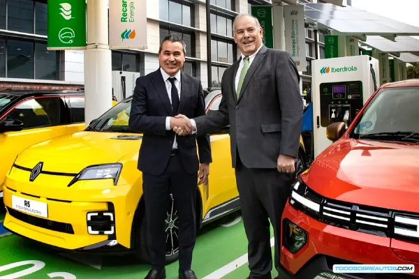 Iberdrola y Renault: ¿Qué valen 30.000 km de recarga VE gratis?