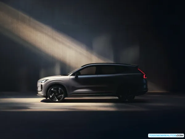 Volvo XC70 Regresa: Análisis del Nuevo SUV Híbrido Enchufable