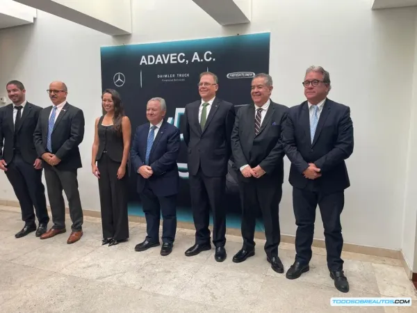Daimler Truck México y ADAVEC: 45 Años de Éxito y Nueva Directiva Impulsan el Futuro del Transporte en México