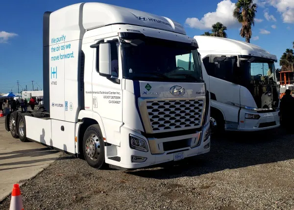 Camiones Eléctricos: ¿Por Qué la Revolución Silenciosa Aún No Llega a las Carreteras? Análisis y Futuro del Transporte Pesado Eléctrico