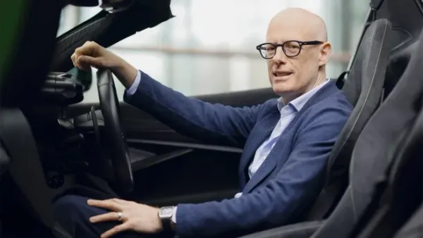 Michael Leiters dimite como CEO de McLaren tras la Fusión con Forseven: ¿El Fin de una Era y el Comienzo de los Superdeportivos Eléctricos de Lujo?