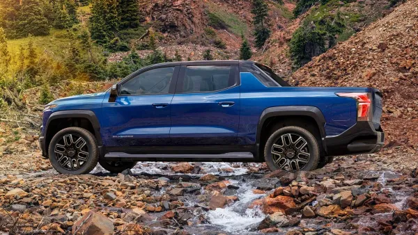 Silverado EV: El Dilema de los Bed Caps y la Utilidad del Pick-up Eléctrico