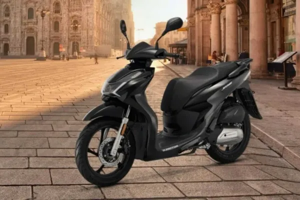 QJMotor SQ16 vs Honda SH125i: ¿El Nuevo Rey de los Scooters Urbanos?