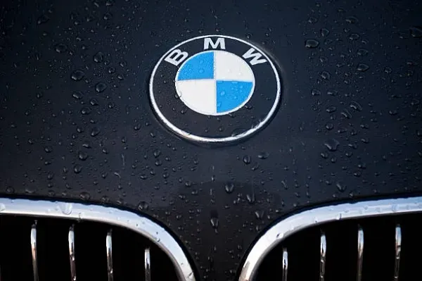 BMW y Fibras Naturales: De la Pista a la Producción Sostenible