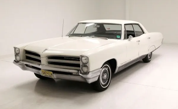 Pontiac Bonneville y la IA: Desmintiendo Rumores de Revivals Falsos