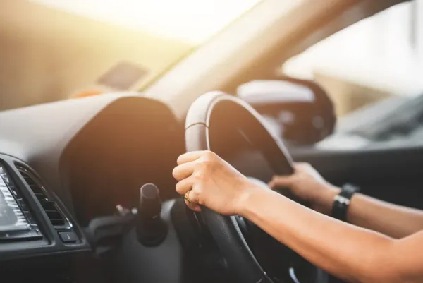 Seguridad Total al Volante: La Guía Definitiva para la Prevención de Robos y Estafas