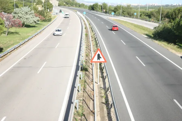 Uso Correcto de Carriles en Autopista: Claves para Conductores Avanzados