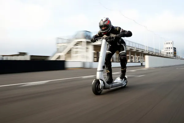 Bo The Turbo: El Patinete de 26.000€ con Ingeniería F1 que Roza los 160 km/h