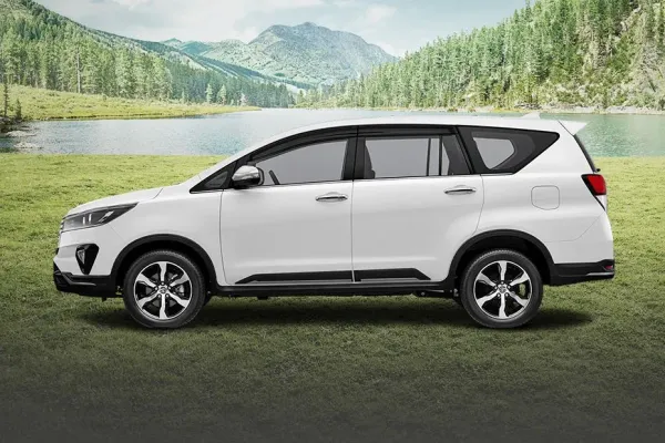 GM Innova: Reposabrazos Con Bandeja Desplegable para Confort Máximo