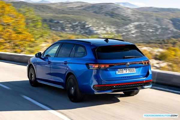 Volkswagen Passat e-Hybrid: ¿El Híbrido Enchufable Definitivo para Viajes Largos?