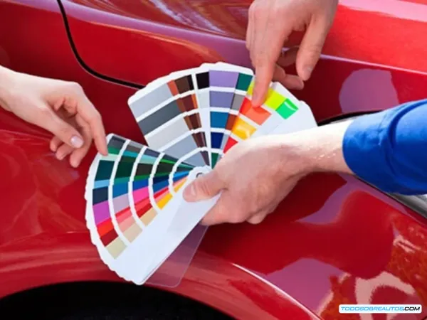 Color Dispar en tu Coche: La Ciencia Detrás de Parachoques Plásticos y Carrocería