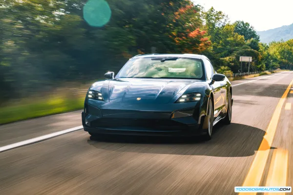 Porsche Frena Producción de Baterías: ¿Un Giro Estratégico para el EV?