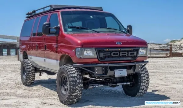 Ford E-350 4x4 Conversión: ¿La Van Aventura Definitiva para Overlanding?