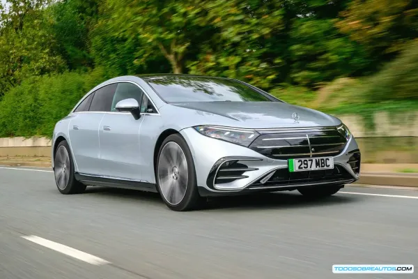 Mercedes EQS 450+ (2025): Análisis de la Berlina Eléctrica de Lujo con Récord de Autonomía